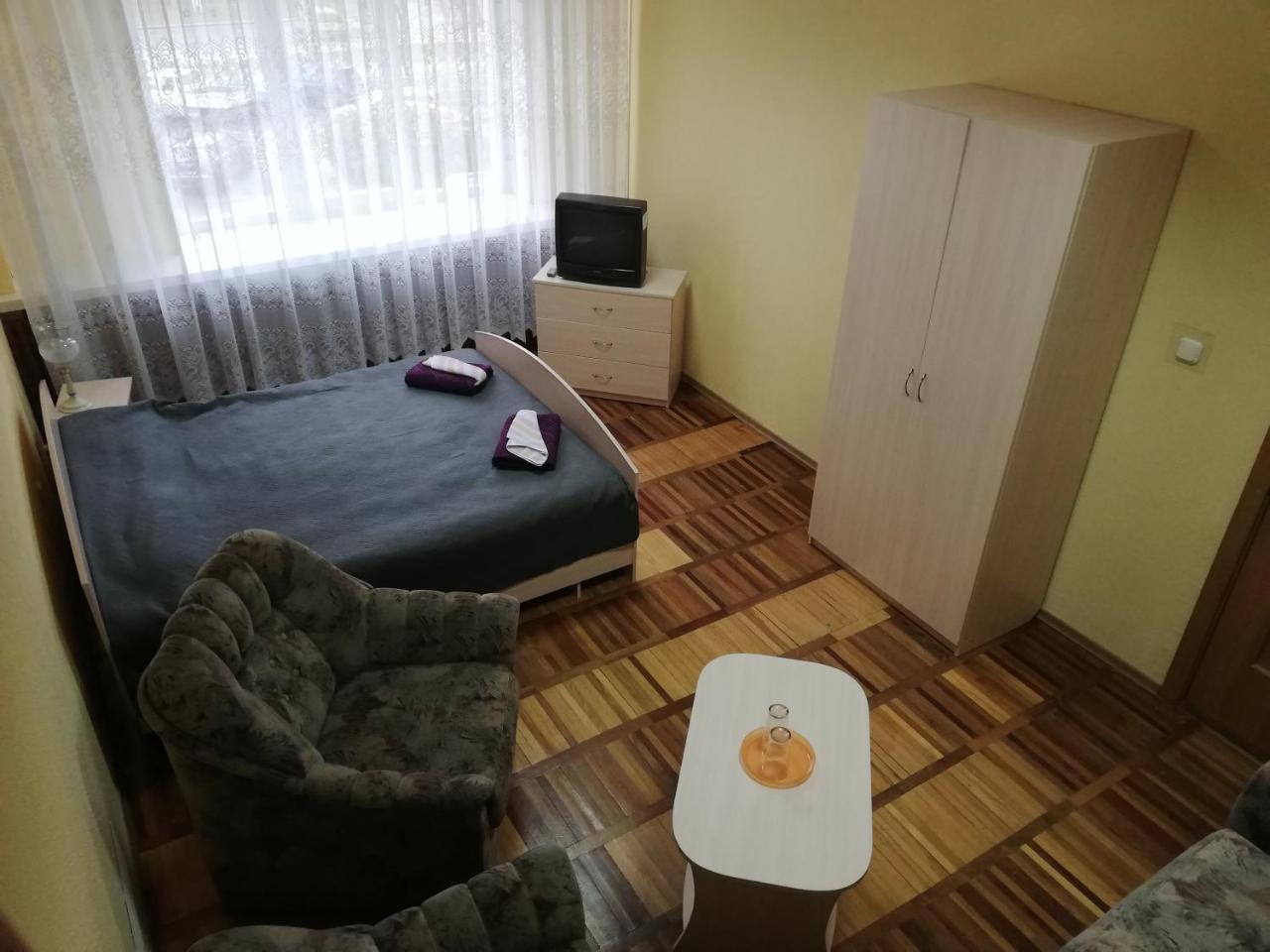 Rooms For Rent On Vokzal Brest Exteriör bild